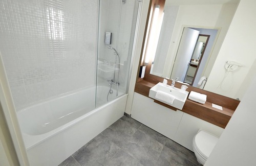 Pessac Hotel | Campanile NATURE - Bordeaux Sud Pessac