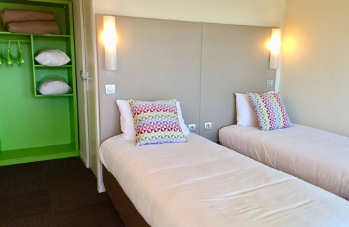 Plaisir Hotel | Campanile Plaisir