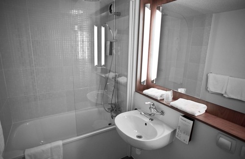 Plaisir Hotel | Campanile Plaisir