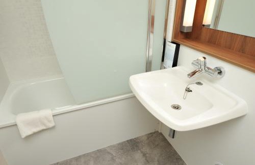 Taissy Hotel | Campanile Reims Est - Taissy