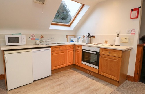 Loch Tay Cottage | CAMPBELL, pet friendly, character holiday cottage in Kinloch Rannoch
