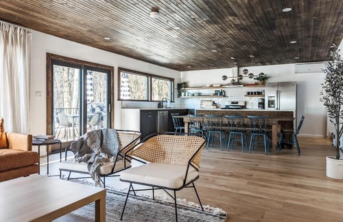Palenville House | Campfire Lodge - Luxury Cabin, Kid Friendly, Kaaterskill Falls, Hunter Mountain