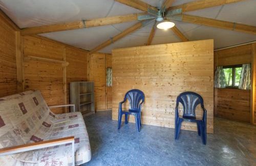 Januv Dul Ski Chalet | Camping 2000 - Kampeerhut