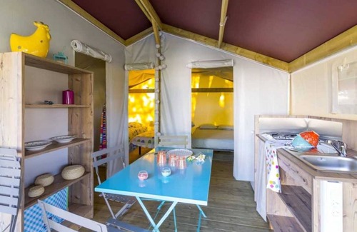 Lansargues House | Camping 4 étoiles - Piscine - ccbahdd