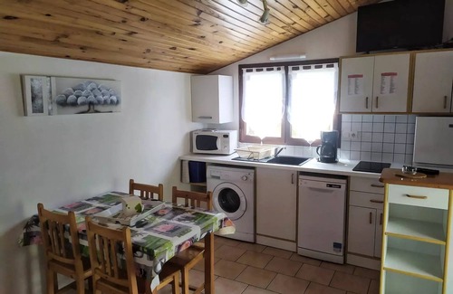 Saint-Rome-de-Tarn Ski Chalet | Camping de la Cascade * - House-Chalet 35m2 - CLIM - TV - Washing machine - Sunbeds - (July-August: Saturday/Saturday) 4 persons