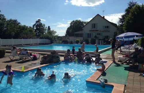Saint-Honore-les-Bains House | Camping 3 étoiles - Piscine - ccbbhgb