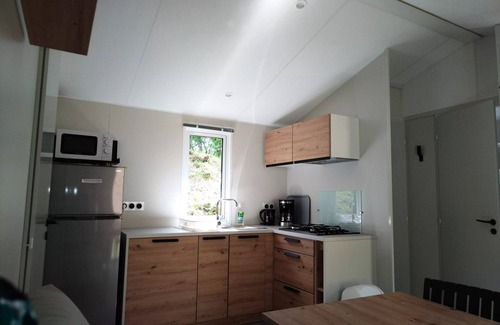 Thonac House | Camping maeva Escapades La Castillonderie * - Comfort Mobile Home 3 Rooms 4 People Air Conditioned + TV