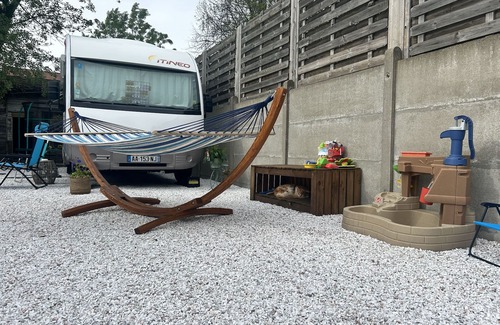 Lievin House | Camping Pour 4 Personnes Dont 3 Adultes