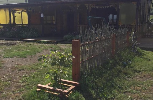 Bol'shoye Goloustnoye House | Camping Russkoe Podvorie