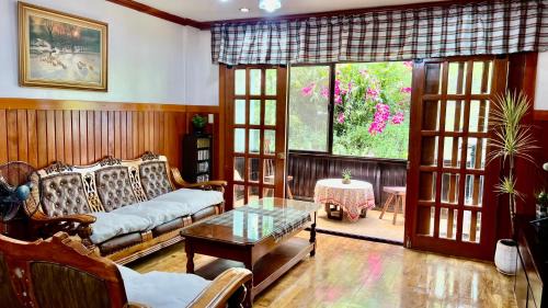 Baguio House | Campjohnhay Forest Home B1F