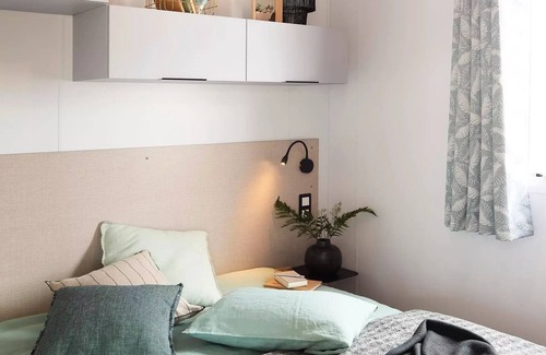 Cordelle House | Campsite Flower de Mars* - Mobile home Loire View 35m² Premium /3 bedrooms + TV + LV + Air conditioning + Covered terrace 6 people