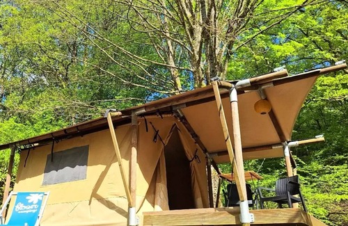 Leval House | Campsite Flower du Lac de la Seigneurie * - Woodlodge Nature 1 room 2 people Without Sanitary Facing the pond