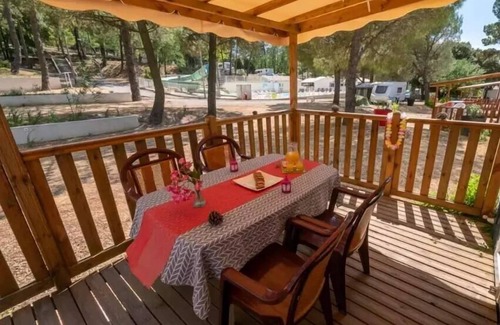 Mondragon House | Campsite La Pinède in Provence * - Mobile Home Aneth 3 Rooms 4 People