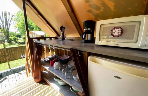 Puybrun House | Campsite La Sole* - Perched Cabin 1 room 2 people Without Sanitary
