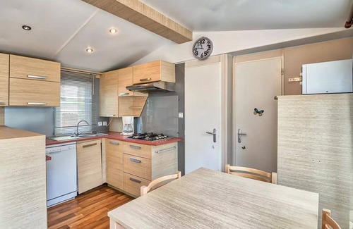 Puyravault House | Campsite Le Merval * - 3 bedroom mobile home for 6/8 people with air conditioning for 8 people