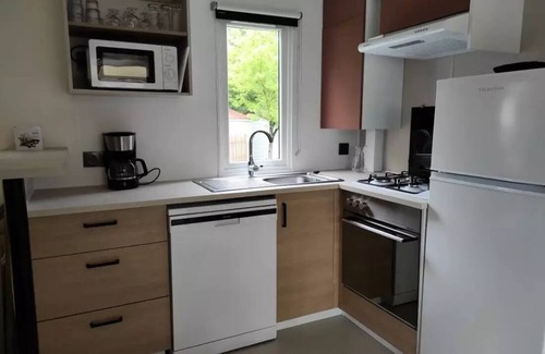 Saint-Laurent-sur-Sevre House | Campsite Le Rouge Gorge* * - MOBILE BEDROOM 40M2 (3 bedrooms - 2 bathroom) PREMIUM TV CLIMATEIZATION VAISSELLE LAVE 8 persons