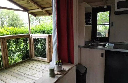 Saint-Laurent-sur-Sevre House | Campsite Le Rouge Gorge* * - CABANE LODGE PREMIUM SOLARO 1 CH 2/4 PERS CLIM TV 4 persons