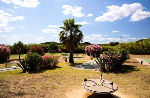 Castelnau-de-Guers House | Campsite Residential La Pinède * - Baltimore PREMIUM-2 bedrooms 40m2- *Clim, terrace, TV* 6 persons
