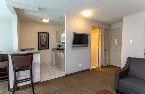 Edmonton Hotel | Campus Tower Suite Hotel