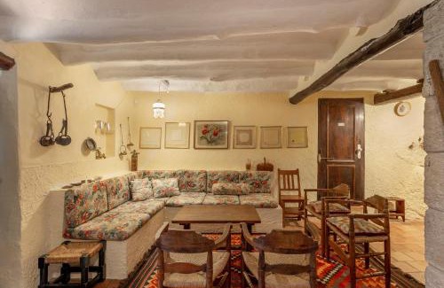 Serra de Alms House | Can Pere Martí