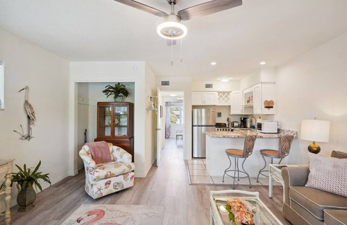 Gulfport Condo | Can't Beat the Location~ Pet Friendly~ Parking Available~ 1BR Beach Quarters #5