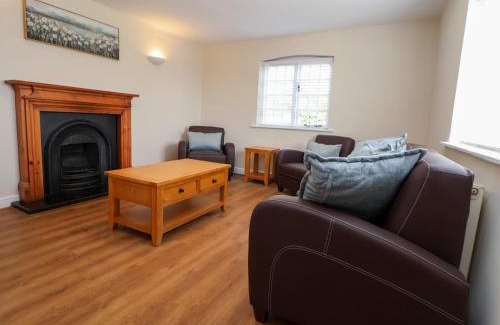 Nantwich House | Canal Basin Cottage