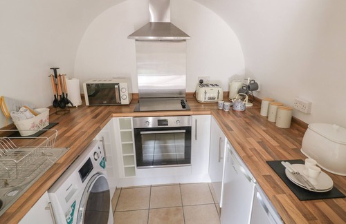 Jackfield Cottage | CANAL COTTAGE, romantic, character holiday cottage in Coalport