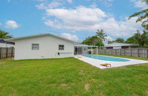 Cutler Bay House | Canal front, 2 King Beds, Pool, Game Room
