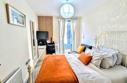 Bromley South House | Canal Room