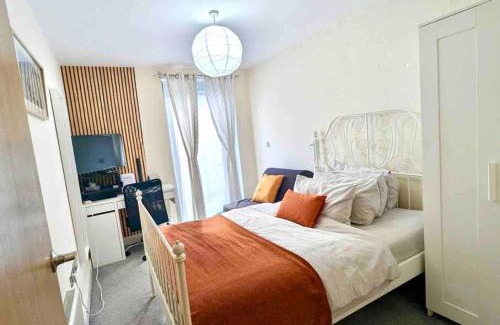 Bromley South House | Canal Room