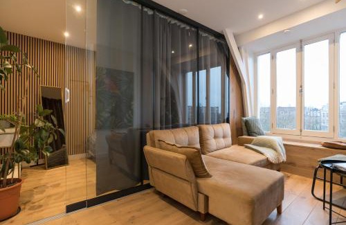 Museum Quarter Apartment | Canal view home in the center