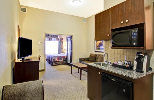 Camrose Hotel | Canalta Camrose