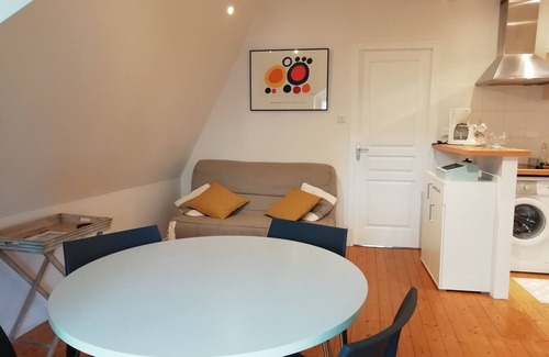 Cancale Apartment | CANCALE appt 2 pers port à 100 m, very cosy - 2nd and last floor