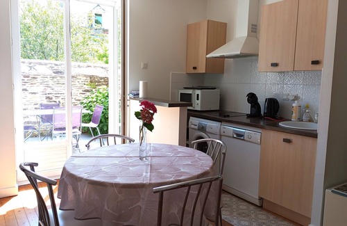 Cancale Apartment | Cancale le port appt 2/4 pers with courtyard, very bright15 km from ST MALO