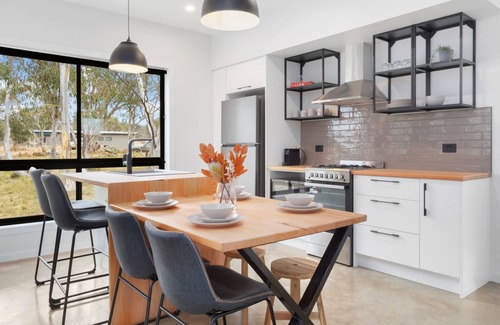 Hill Top Cabin | Candlebark Retreat Eco Retreat