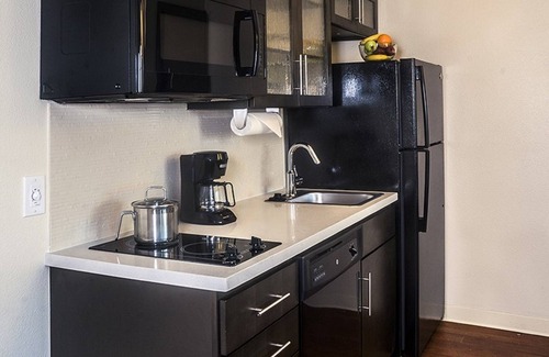 Round Rock Hotel | Candlewood Suites Austin-Round Rock by IHG