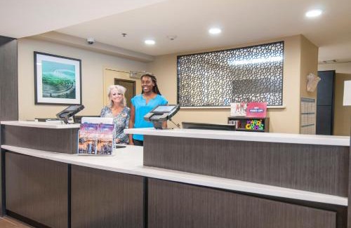 Mid City South Hotel | Candlewood Suites - Baton Rouge - College Drive by IHG