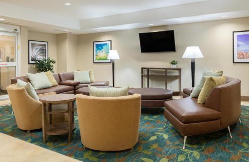 Columbia Hotel | Candlewood Suites Columbia Hwy 63 & I-70 by IHG