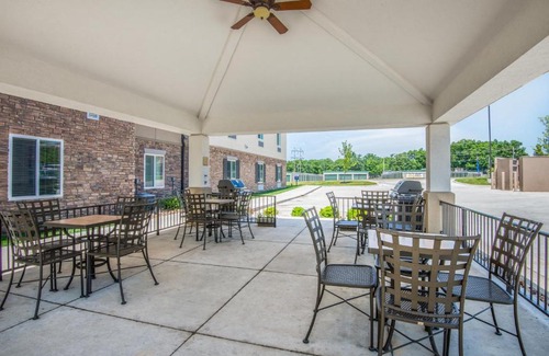 Columbia Hotel | Candlewood Suites Columbia Hwy 63 & I-70 by IHG