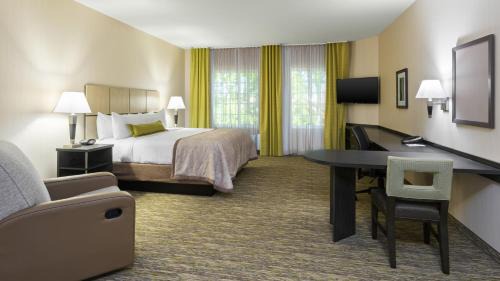 Mercer Hotel | Candlewood Suites Grove City - Outlet Center by IHG