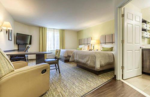Mount Mourne Hotel | Candlewood Suites Mooresville Lake Norman,NC by IHG