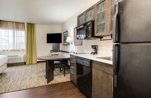Parkrose Hotel | Candlewood Suites Portland Airport by IHG