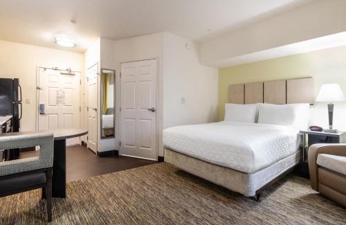 Parkrose Hotel | Candlewood Suites Portland Airport by IHG
