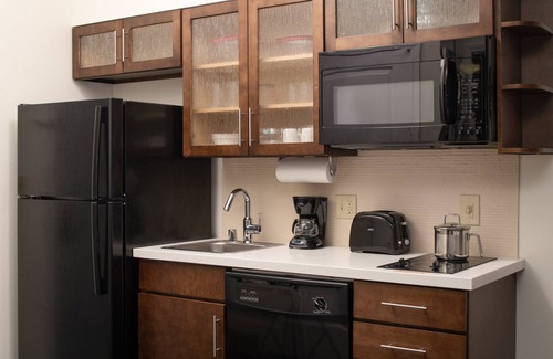 Vancouver Hotel | Candlewood Suites Vancouver-Camas by IHG