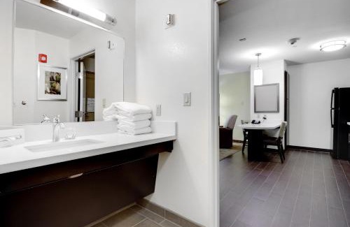 Waco Hotel | Candlewood Suites Waco by IHG
