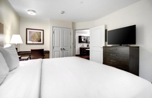 Waco Hotel | Candlewood Suites Waco by IHG