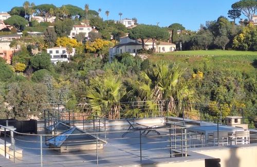 Vallauris House | Cannes Super Cannes Golfe-Juan - Vue mer exceptionnelle méditerranée Cap d'Antibes- Villa Alamp - 4 à 6 chambres 6 sdb 7 wc - piscine - Superbe rooftop sans vis-à-vis - grand living - Possibilité Courts séjours -