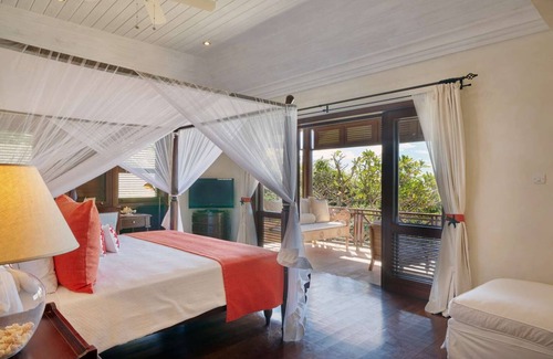Carenage Villa | Canouan Beach House (4/5 Rooms)