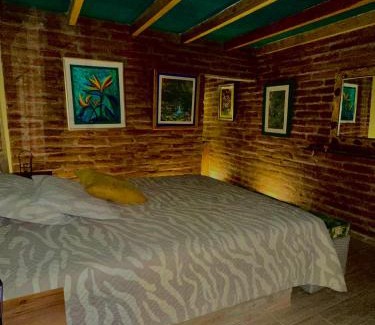 San Antonio de Pichincha Bed & Breakfast | Canta La Rana