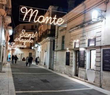 Monte Sant'Angelo Bed & Breakfast | Cantine Cippone Room